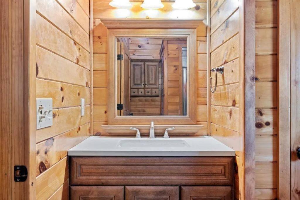 Misty Moonlight, Sleeps 4, Mountain Cabin Apartment Broken Bow Exterior foto