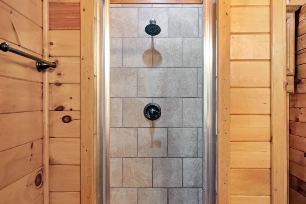 Misty Moonlight, Sleeps 4, Mountain Cabin Apartment Broken Bow Exterior foto