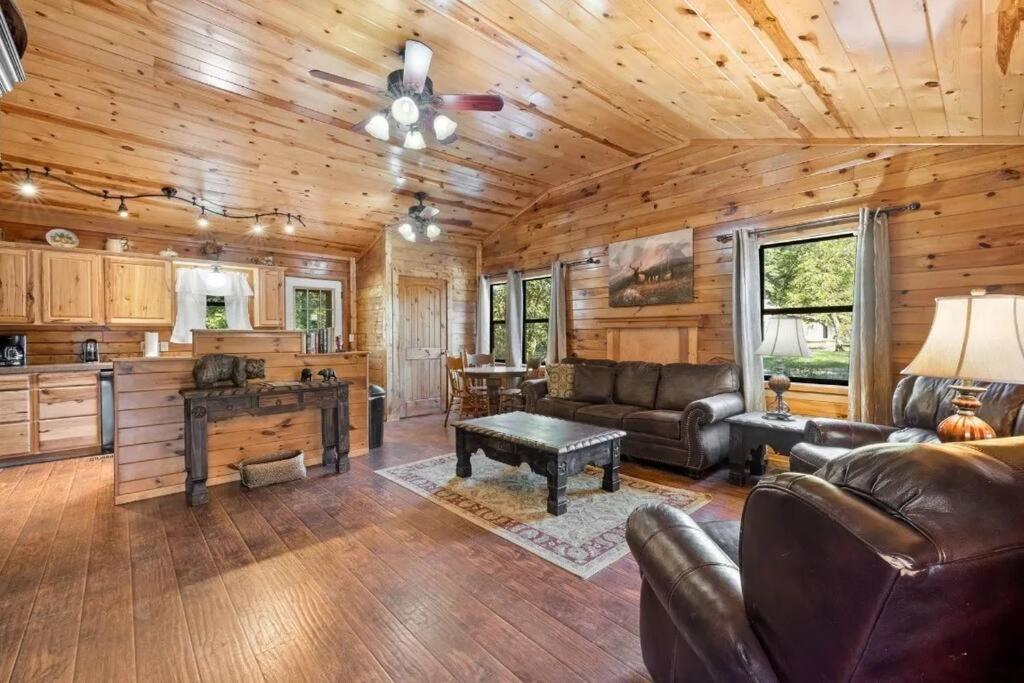 Misty Moonlight, Sleeps 4, Mountain Cabin Apartment Broken Bow Exterior foto