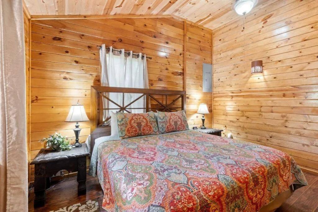 Misty Moonlight, Sleeps 4, Mountain Cabin Apartment Broken Bow Exterior foto